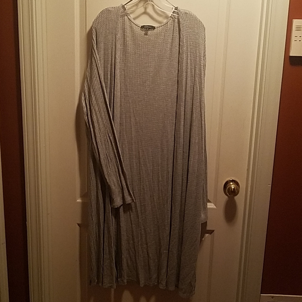 Duster/cardigan, lightweight.